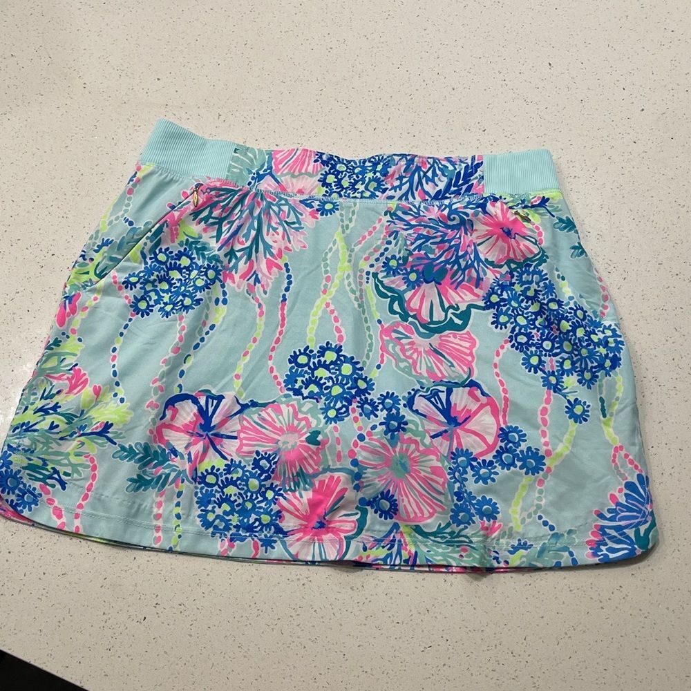 Lilly Pulitzer Lixletic Run Around Skort uof 50 style 5937. Size M - Picture 2 of 6